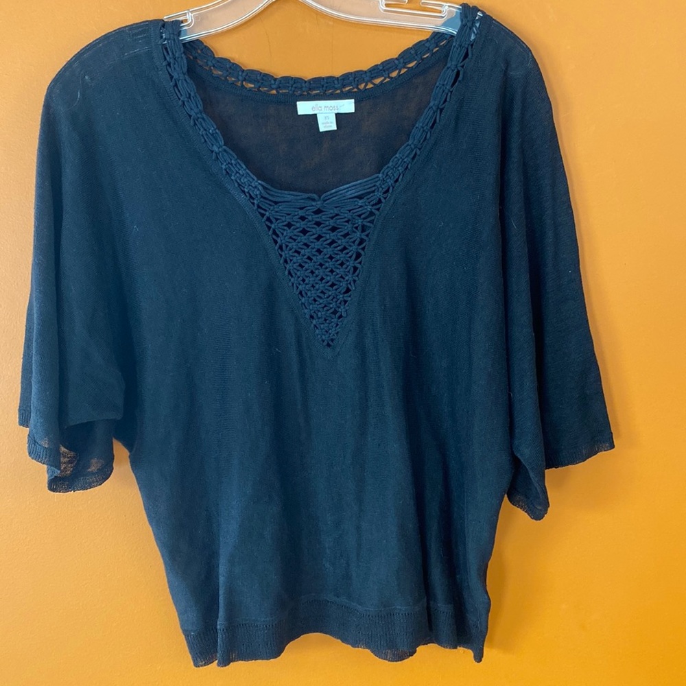Ella Moss linen short sleeved sweater with crochet detail in size extra small.